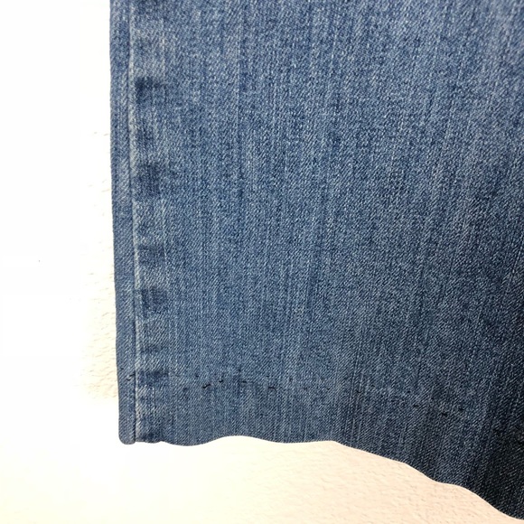 🔸Calvin Klein Light Wash Bootcut Jeans - Picture 4 of 6